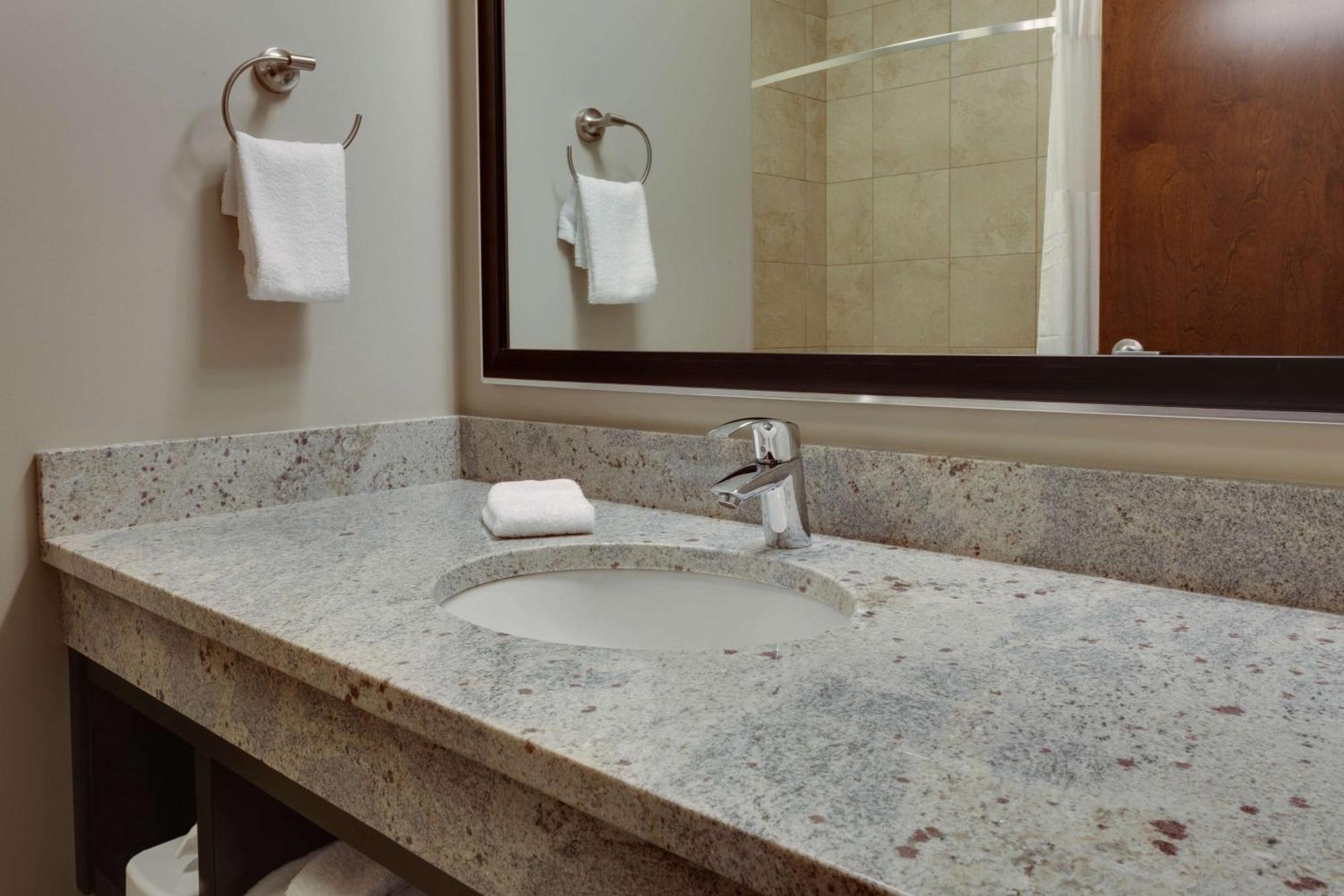 Drury Inn & Suites Pittsburgh Airport Settlers Ridge エクステリア 写真