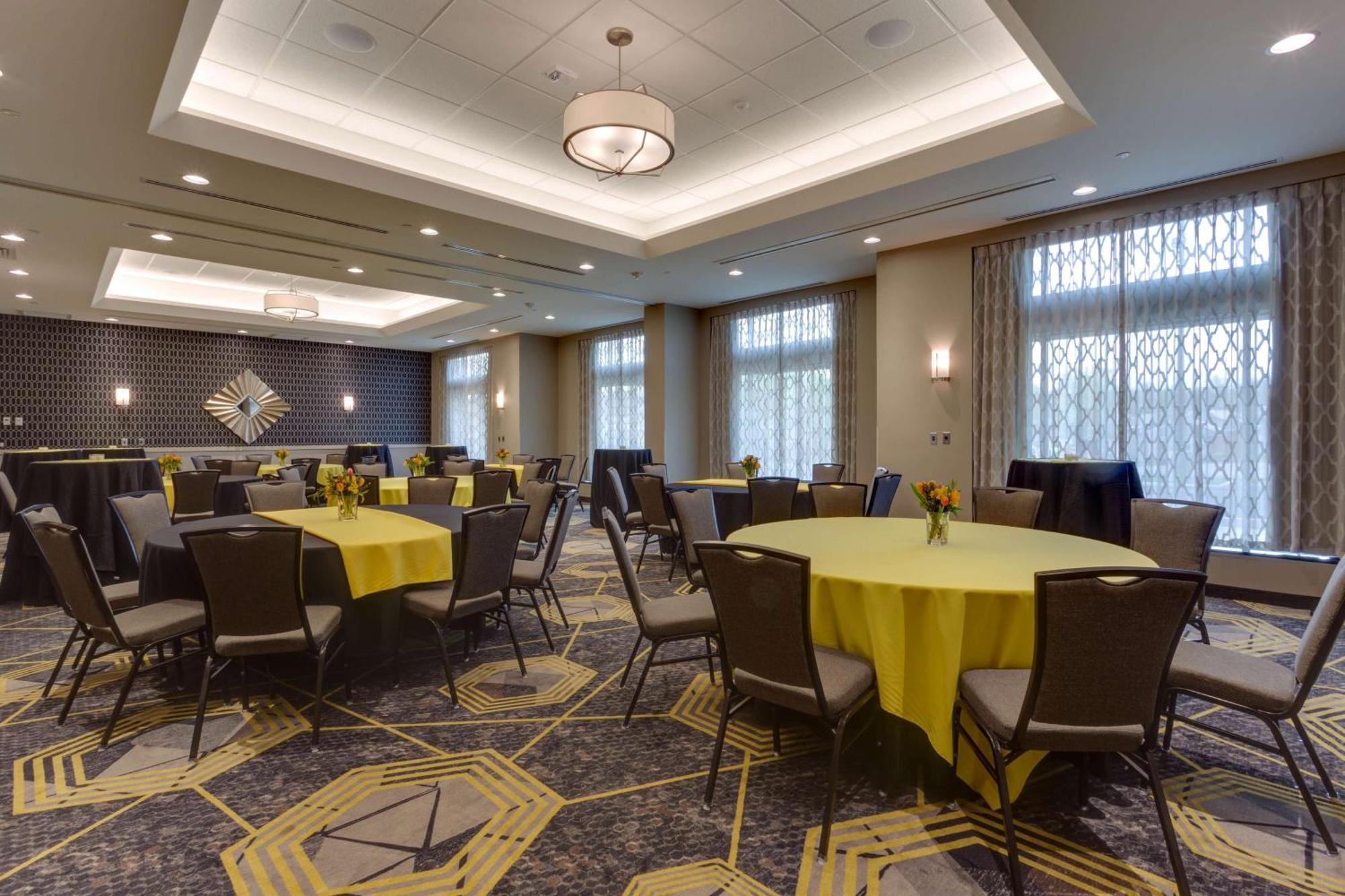 Drury Inn & Suites Pittsburgh Airport Settlers Ridge エクステリア 写真