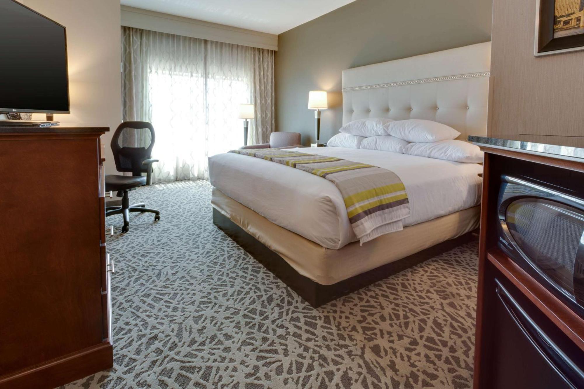Drury Inn & Suites Pittsburgh Airport Settlers Ridge エクステリア 写真